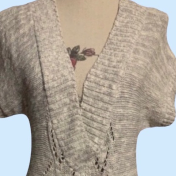 Dots Gray White Blend Deep V Crochet Knit Sweater Tunic Top NWT - Picture 3 of 11